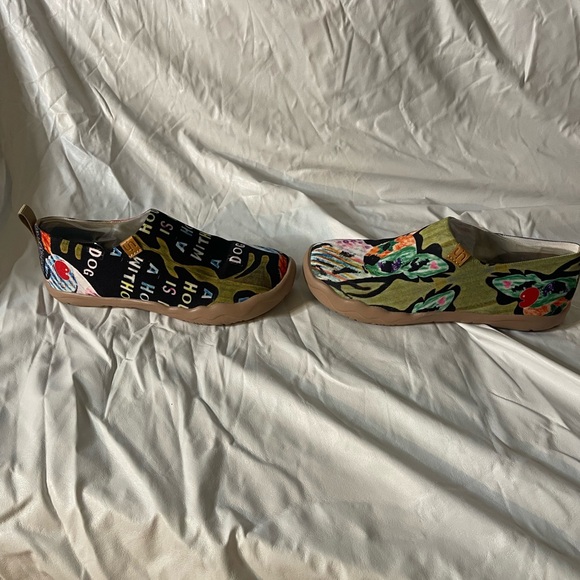 Colorful Women's Slip-On Slippers - Picture 2 of 4